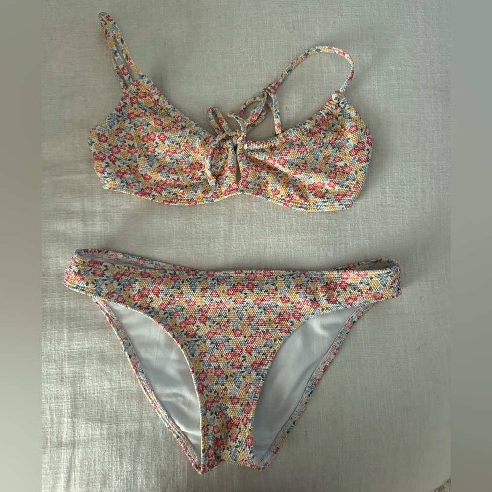Gilly Hicks Hollister bikini Small top and bottoms floral print